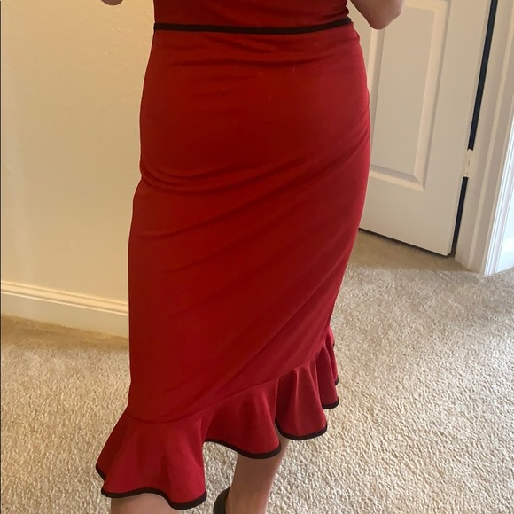 Red and black dress - Picture 11 of 16